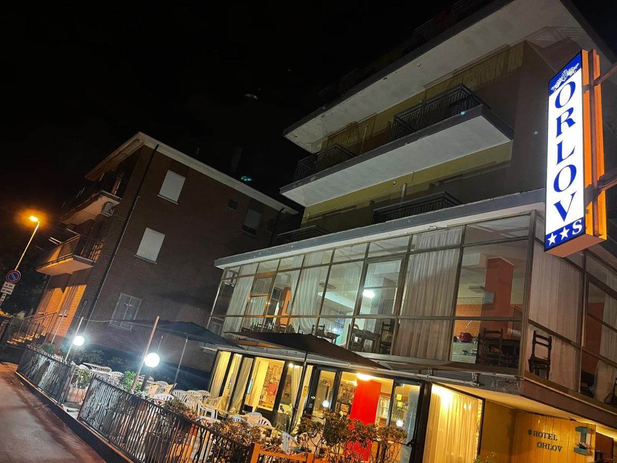 Hotel Orlov リミニ エクステリア 写真